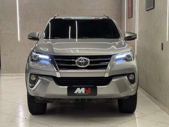 TOYOTA-HILUX SW4-2016