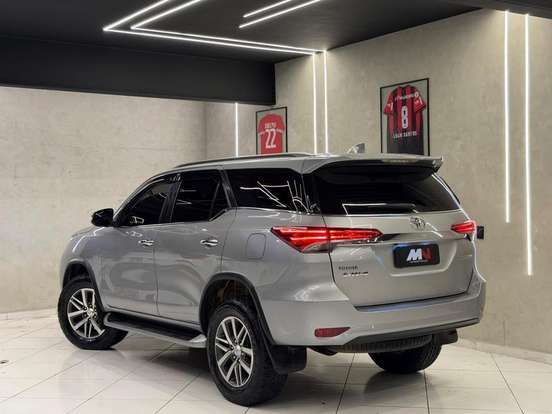 TOYOTA-HILUX SW4-4.0 SRX 4X4 7 LUGARES V6 24V GASOLINA 4P AUTOMÁTICO TOYOTA-HILUX SW4-2016