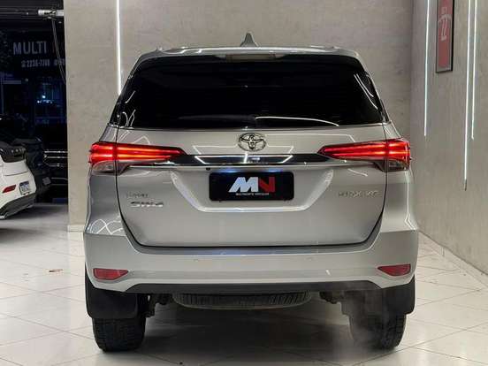 TOYOTA-HILUX SW4-2016