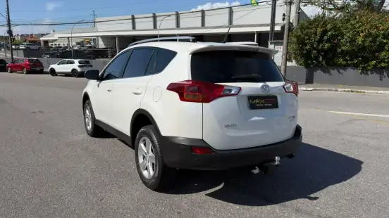 TOYOTA-RAV4-2014