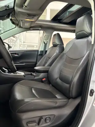 TOYOTA-RAV4-2019