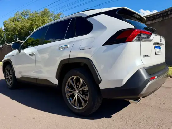 TOYOTA-RAV4-2023