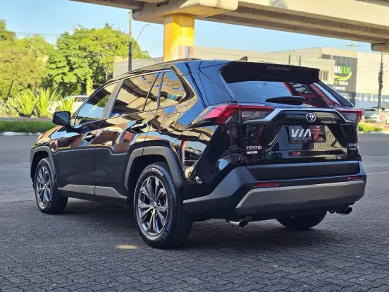 TOYOTA-RAV4-2023