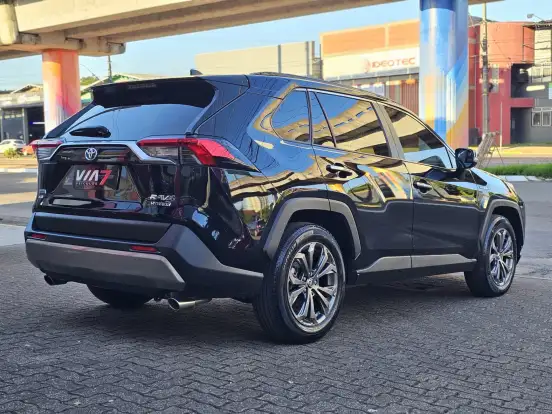 TOYOTA-RAV4-2023
