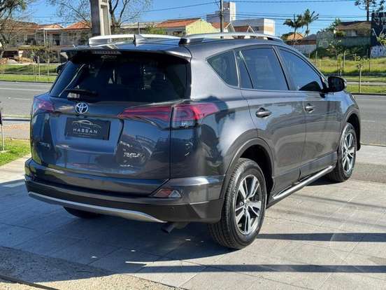 TOYOTA-RAV4-2017