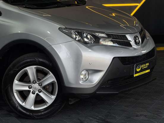 TOYOTA-RAV4-2013