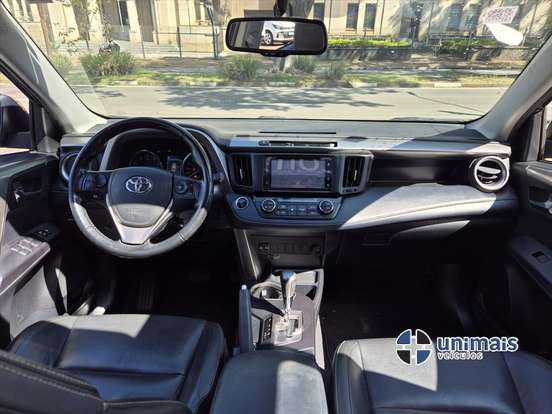 TOYOTA-RAV4-2018