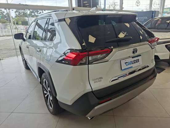 TOYOTA-RAV4-2024