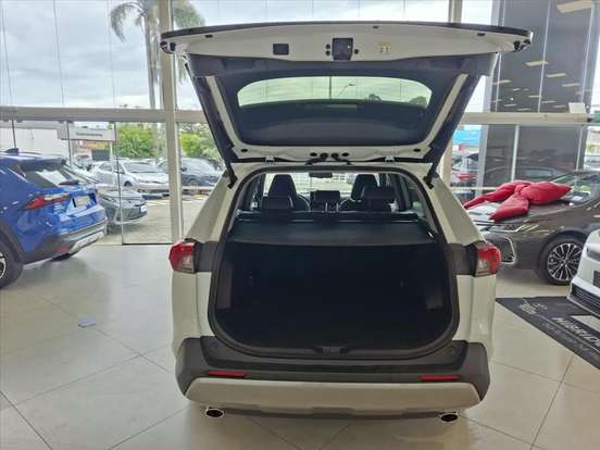 TOYOTA-RAV4-2024