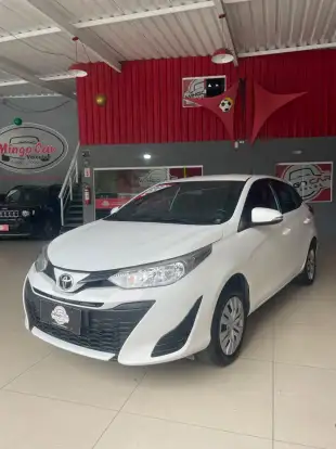 TOYOTA-YARIS-2021