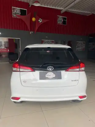 TOYOTA-YARIS-2021