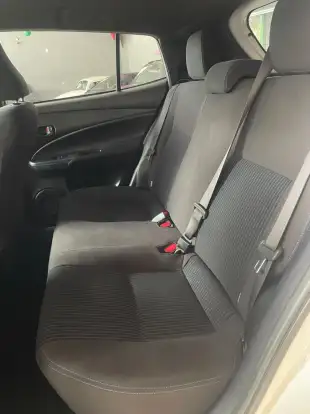 TOYOTA-YARIS-2021