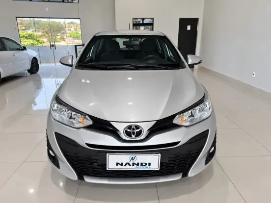 TOYOTA-YARIS-2018