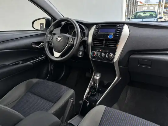 TOYOTA-YARIS-2018