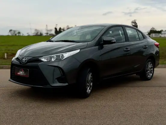 TOYOTA-YARIS-2024