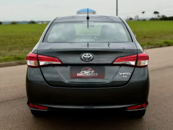 TOYOTA-YARIS-2024