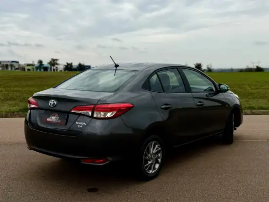 TOYOTA-YARIS-2024