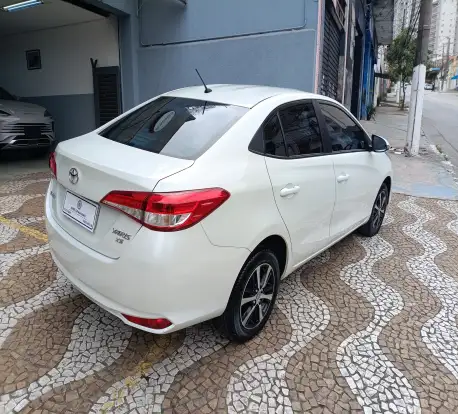 TOYOTA-YARIS-2019