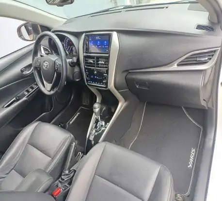 TOYOTA-YARIS-2019