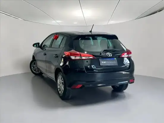 TOYOTA-YARIS-2024