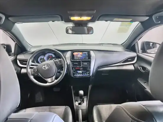 TOYOTA-YARIS-2024