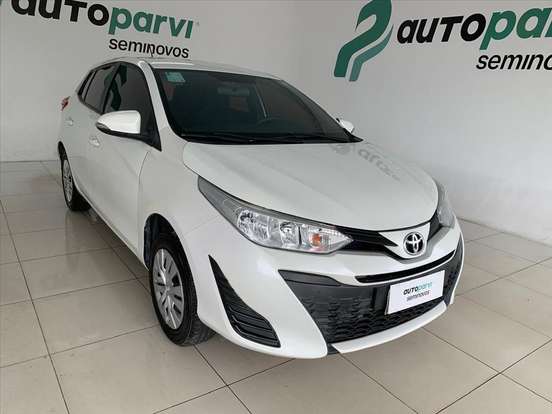 TOYOTA-YARIS-2019
