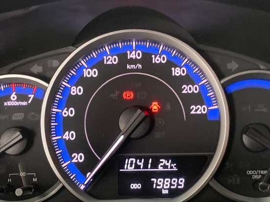 TOYOTA-YARIS-2019
