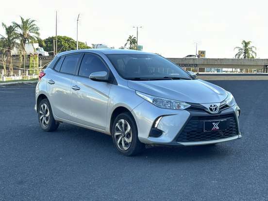 TOYOTA-YARIS-2022