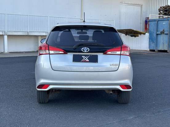 TOYOTA-YARIS-2022