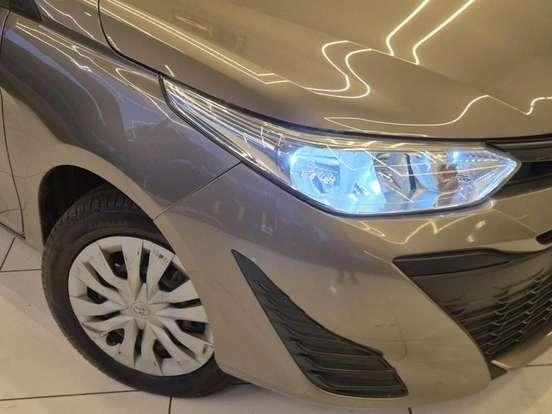TOYOTA-YARIS-2019