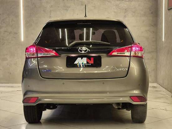 TOYOTA-YARIS-2019