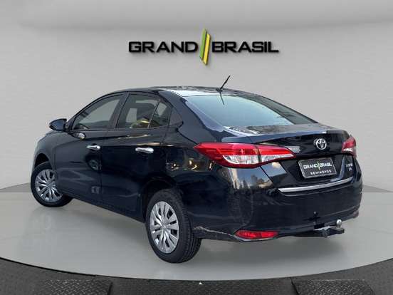 TOYOTA-YARIS-2019