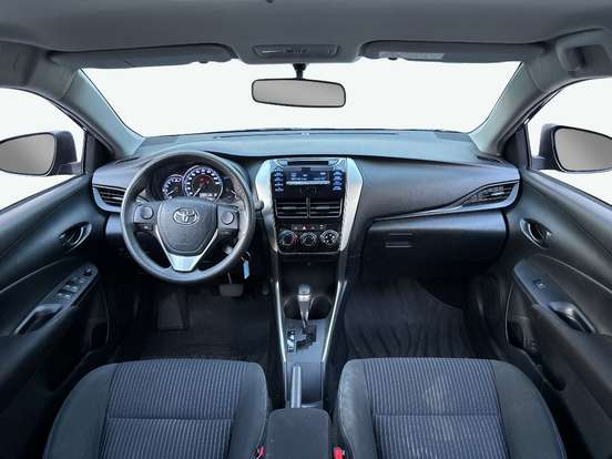 TOYOTA-YARIS-2019