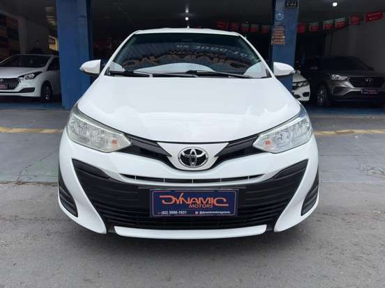 TOYOTA-YARIS-2021