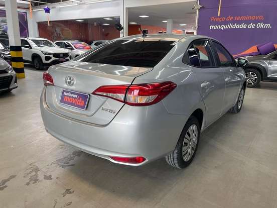 TOYOTA-YARIS-2024