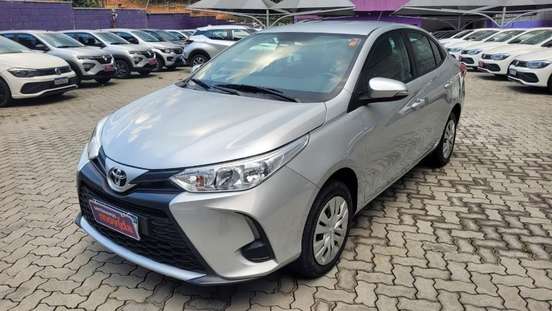 TOYOTA-YARIS-2024