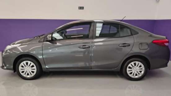 TOYOTA-YARIS-2024
