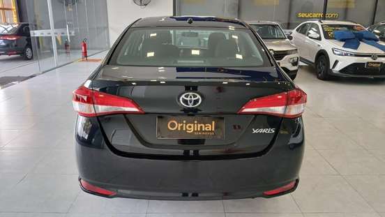 TOYOTA-YARIS-2024