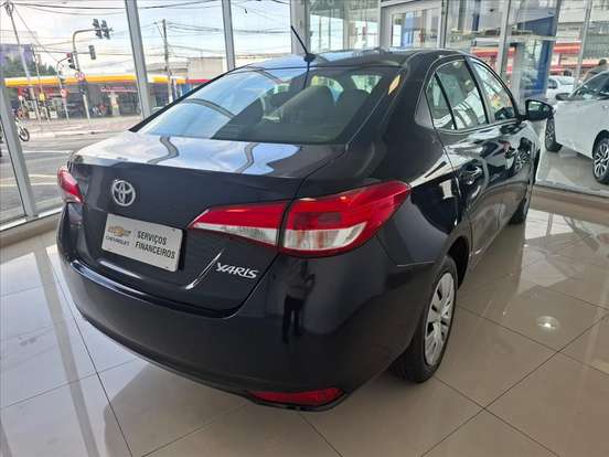 TOYOTA-YARIS-2024