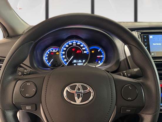TOYOTA-YARIS-2024