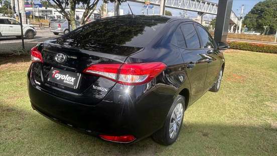 TOYOTA-YARIS-2024