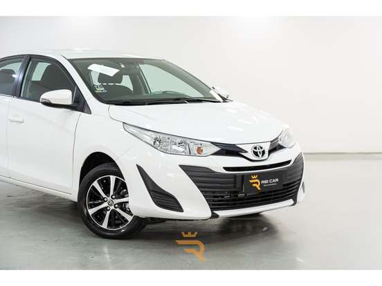TOYOTA-YARIS-2021