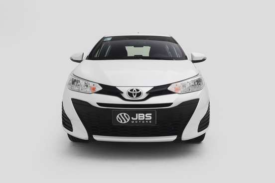TOYOTA-YARIS-2021