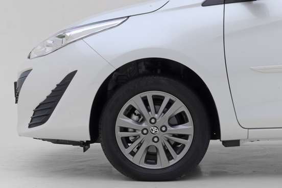 TOYOTA-YARIS-2021