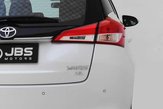 TOYOTA-YARIS-2021