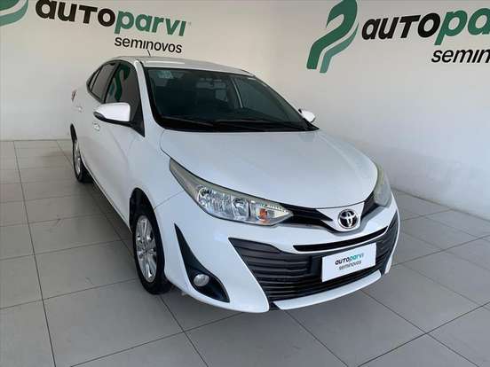 TOYOTA-YARIS-2019