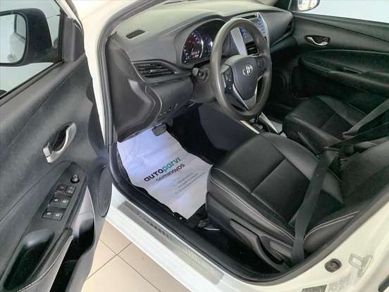 TOYOTA-YARIS-1.5 16V FLEX SEDAN XL PLUS TECH MULTIDRIVE TOYOTA-YARIS-2019