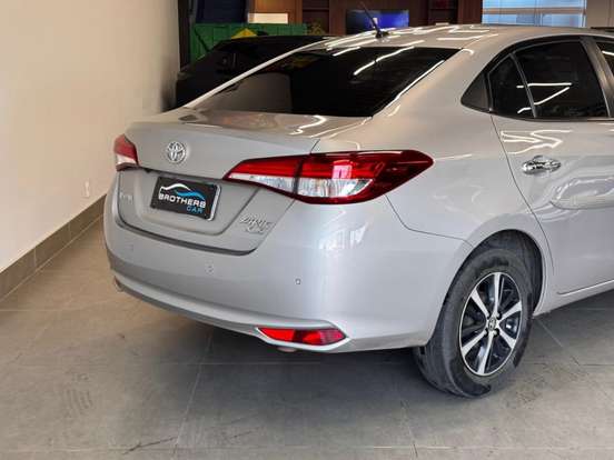 TOYOTA-YARIS-1.5 16V FLEX SEDAN XL PLUS TECH MULTIDRIVE TOYOTA-YARIS-2019