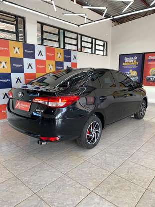 TOYOTA-YARIS-2022