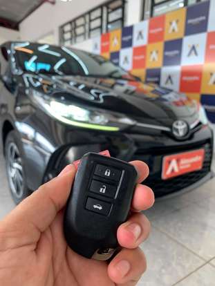 TOYOTA-YARIS-2022